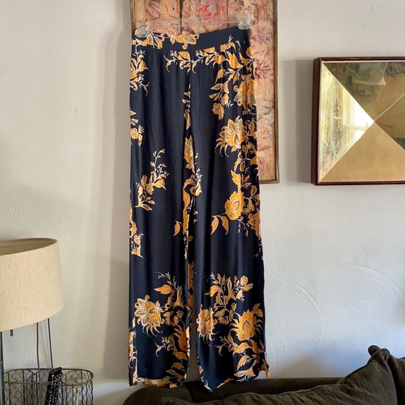 ZARA WOMAN HIGH WAIST NAVY FLORAL WIDE LEG TROUSERS PANTS 6 - Picture 3 of 14